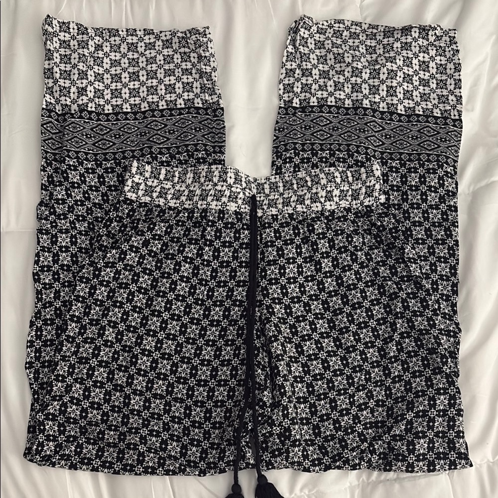 BeBop Monochrome Floral Pants